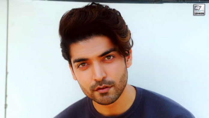 gurmeet-choudhary-was-surrounded-by-female-fans-during-the-shooting-of-dil-pe-zakhm