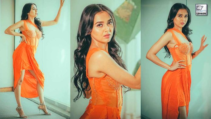 Tejasswi Prakash showed her killer style by wearing orange color outfit and posing hot