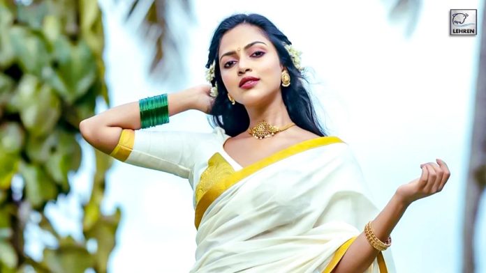 south-actress-amala-paul-denied-entry-to-kerala-temple