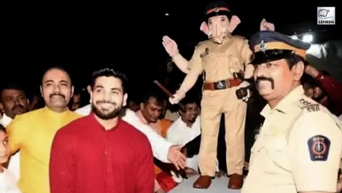 shiv-thakare-welcomed-police-bappa-at-home