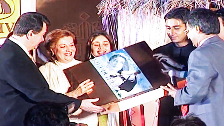 Kareena Kapoor Khan And Abhishek Bachchan At The Music Launch Of Their Debut Movie Refugee