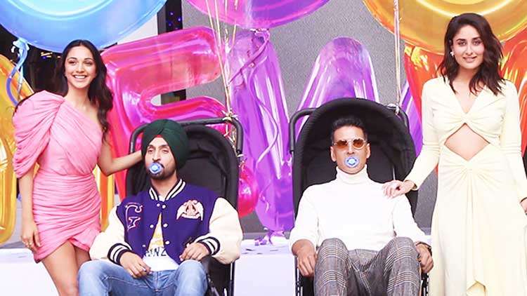 Akshay Kumar Acts Like A Baby At Good Newwz Trailer Launch