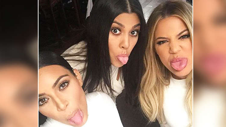 Kourtney Kardashian Shames Kim And Khloe For Eating Candy!