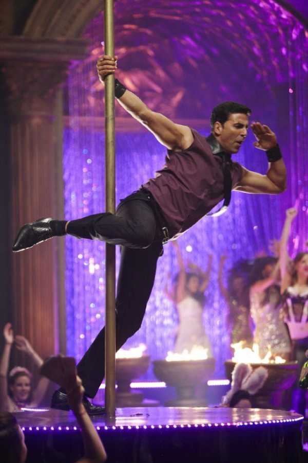 Akshay Kumar Is Learning Pole Dance?