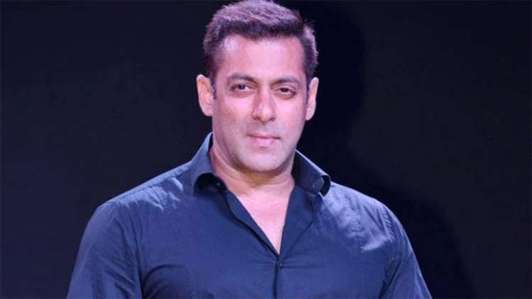 Salman Khan Provides Essential Commodities To Daily Wagers