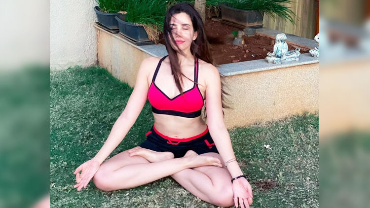 Sonnalli Seygall’s Videos And Pictures Are All The Motivation You Need