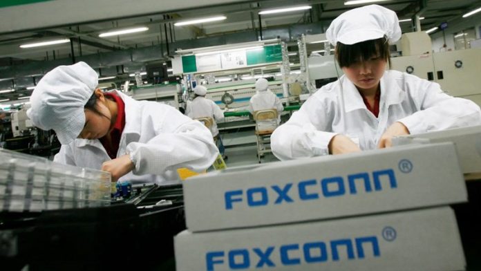 Apple manufacturer Foxconn plans to invest $1 billion in India