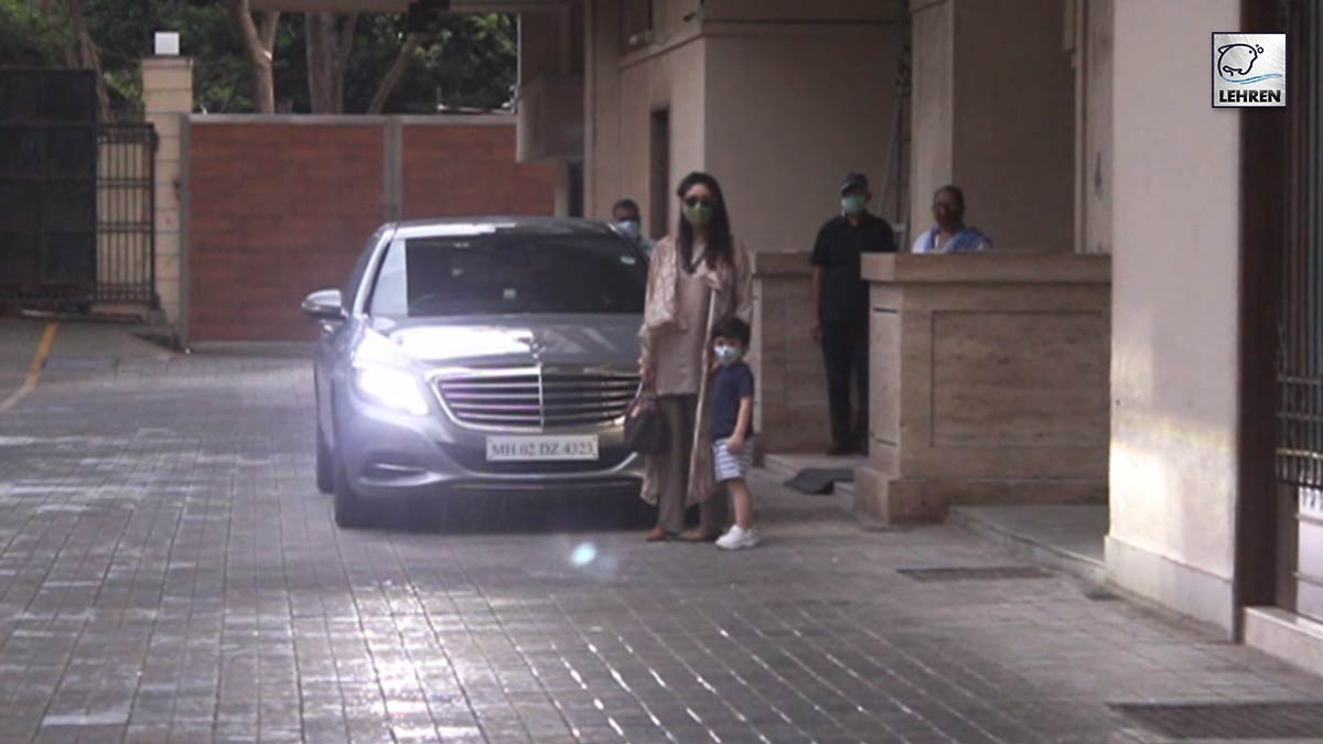 Kareena Kapoor Flaunts Her Baby Bump As She Steps Out With Taimur