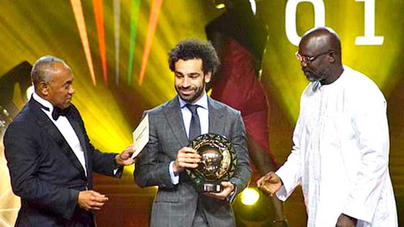 Mo Salah's Awkward Dance On Receiving African Player Of The Year Trophy