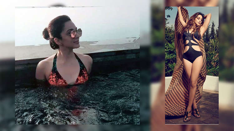 Kiara Advani Sizzles In Hot Bikini
