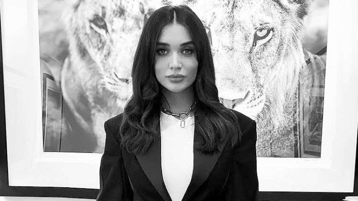 Amy Jackson's post-pregnancy weight loss becomes the talk of the town