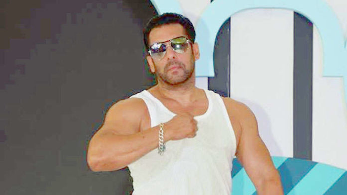 Salman Khan's former bodyguard create havoc on the streets of Moradabad