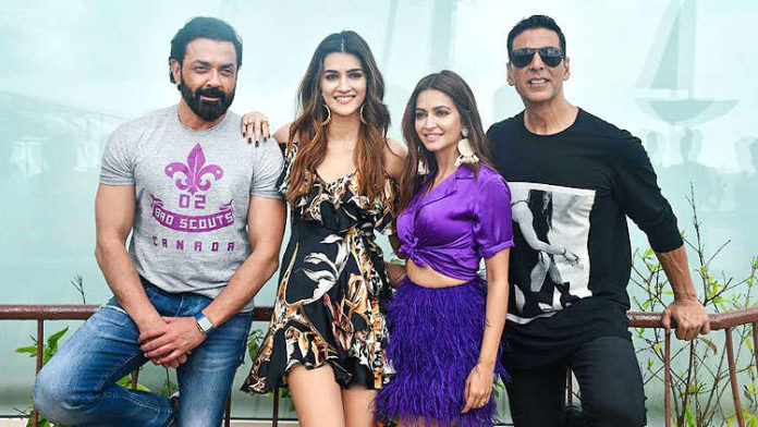 Here's what Akshay Kumar gifted his Housefull 4 co-actors for their punctuality