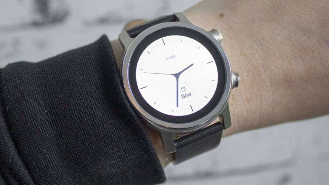 Moto 360 returns as a wear OS Smartwatch, but there's another big difference