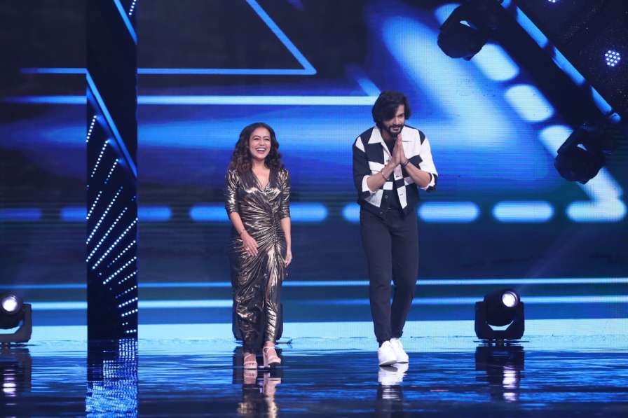 Neha Kakkar And Sunny Kaushal Celebrate Retro Special On India’s Best Dancer