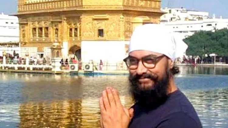 Aamir Khan amidst Laal Singh Chaddha’s shoot in Punjab seeks blessing at the Golden Temple