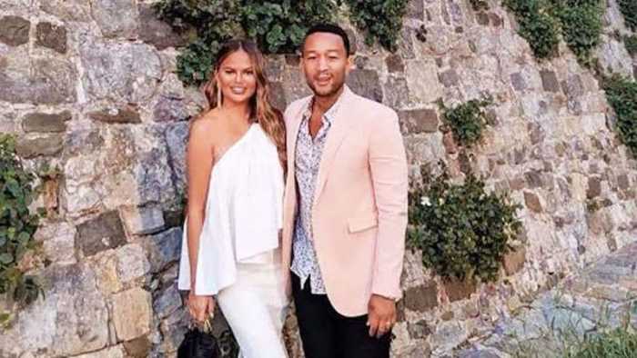 Chrissy Teigen FREAKS OUT on Twitter after John Legend invites ‘The Voice’ coaches to dinner