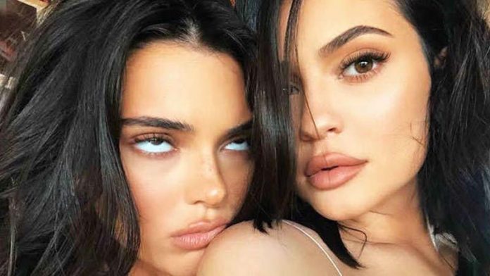 Kendall Jenner Smears Make-Up All Over Face Mocking Kylie Jenner's Big ...