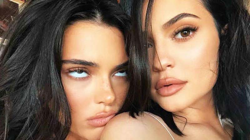 Kendall Jenner Smears Make-Up All Over Face Mocking Kylie Jenner's Big Lips?