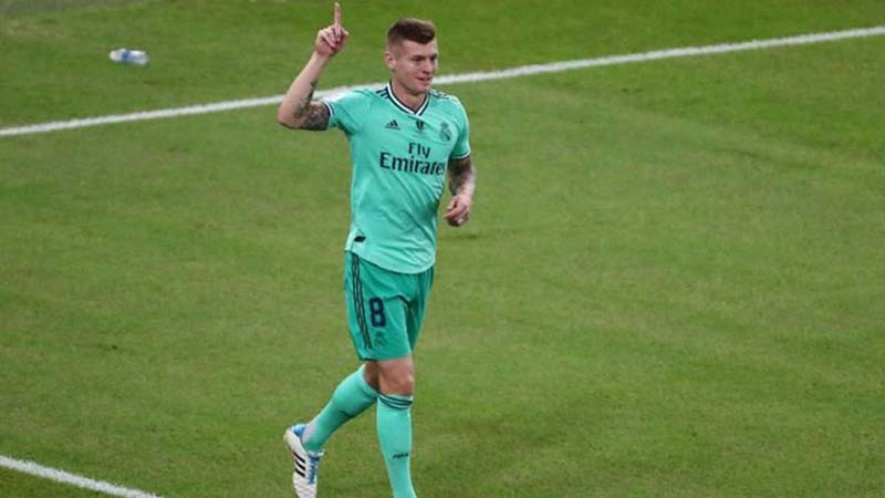 Kroos scores directly from corner to send Real Madrid into Super Cup final