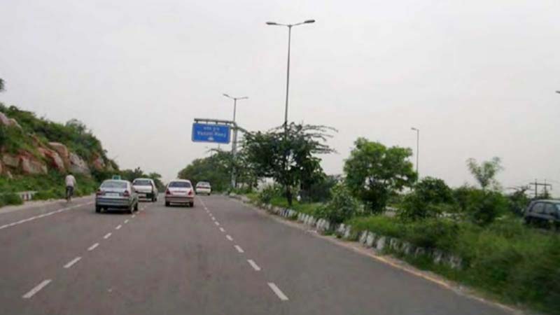 Man dies on Delhi-Lucknow highway, hundreds of cars run over body for 12hrs
