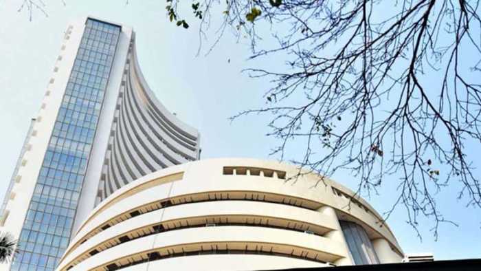 Sensex, Nifty edge lower as investors lock in profits