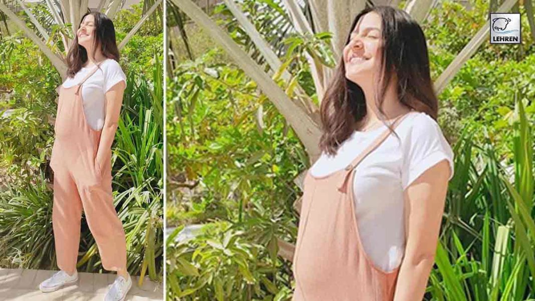 Anushka Sharma Flaunts Her Baby While Posing For A Sun-Kissed Picture