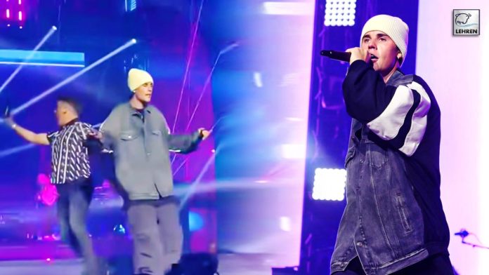 Justin Bieber's Fan Runs Onstage During His Performance To Get Selfie