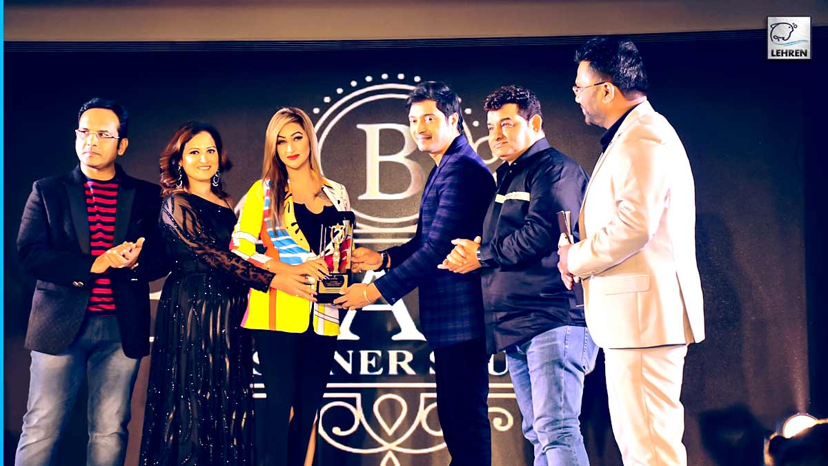 Actress Roshni Kapoor Bags The Aarvee Entertainment Award For Her Debut Movie 'The Rage'