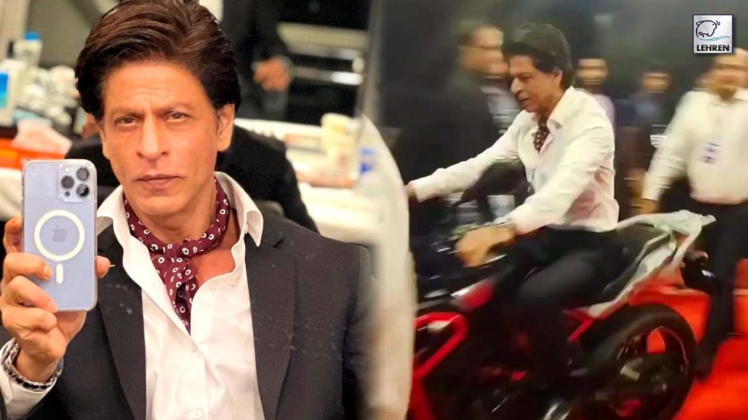 Shah Rukh Khan Makes Sexy Bike Entry At Umang 2022 Video Goes Viral