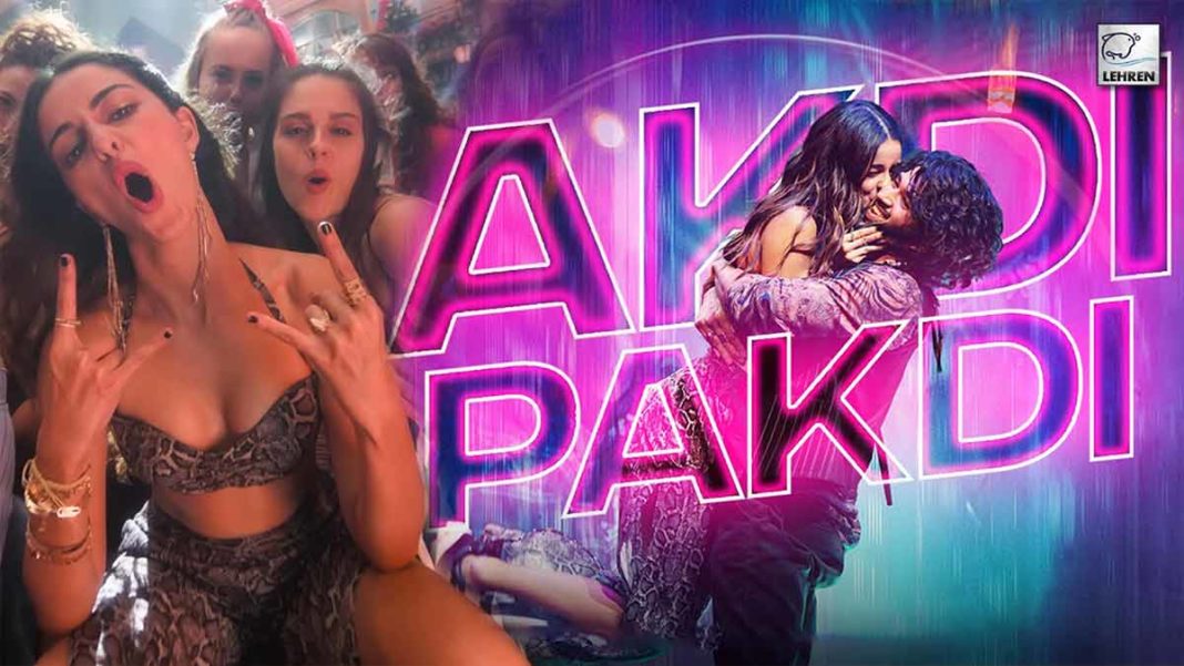 Akdi Pakdi Song From Liger Movie Out: Vijay Devarakonda & Ananya Panday Set Dance Floor On Fire