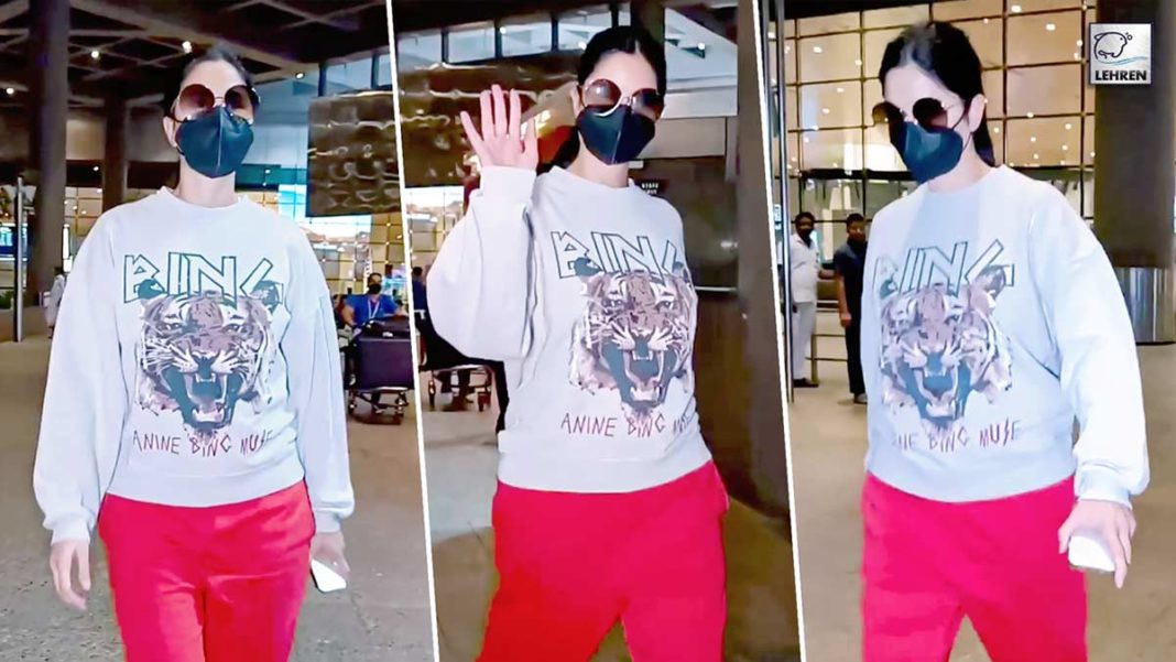 Fans Spark Katrina Pregnancy Rumors As She Gets Paaped At Airport In A Loose Hoodie