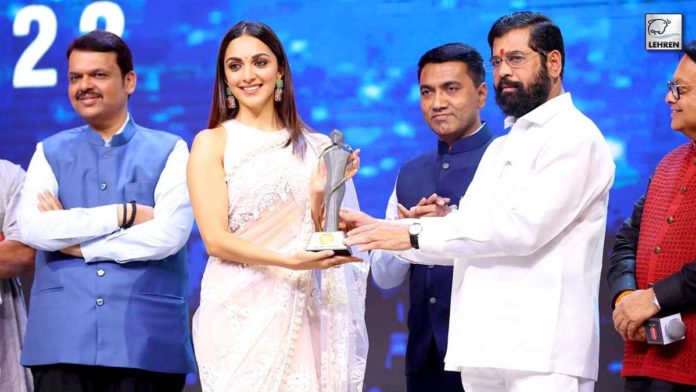 Kiara Advani Wins Maharashtrian Of The Year Award By CM Eknath Shinde