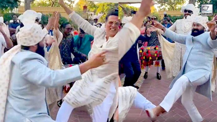 Mohanlal And Akshay Kumar Did Bhangra At A Wedding