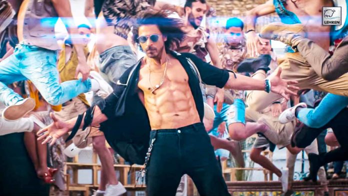 Shah Rukh Khan was coaxed to show his six pack abs