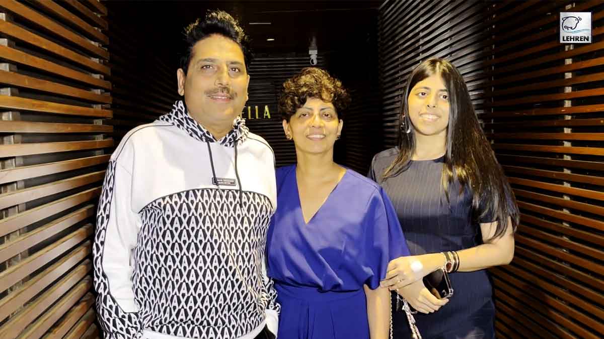 shailesh lodha with daughter and wife